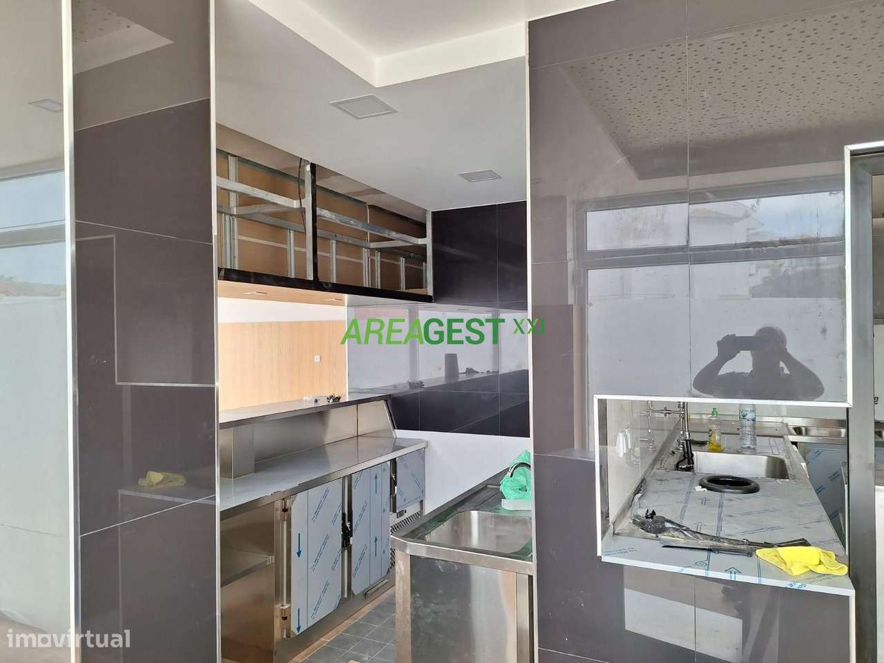 Loja para Venda com rendimento, localizada em Ericeira-10