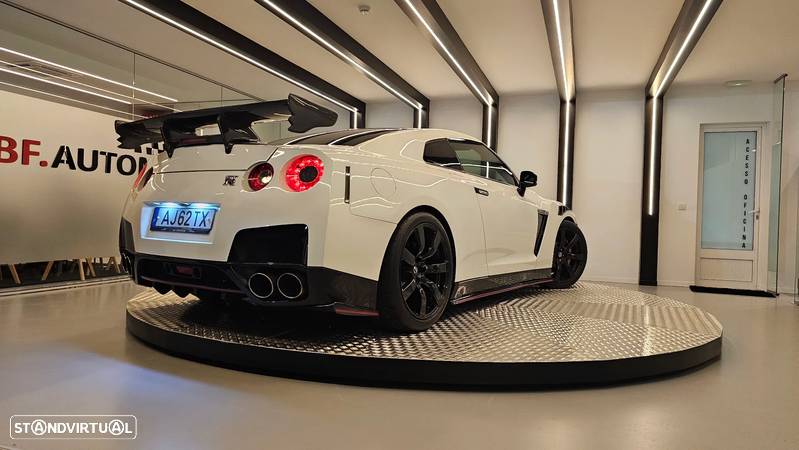 Nissan GT-R - 4