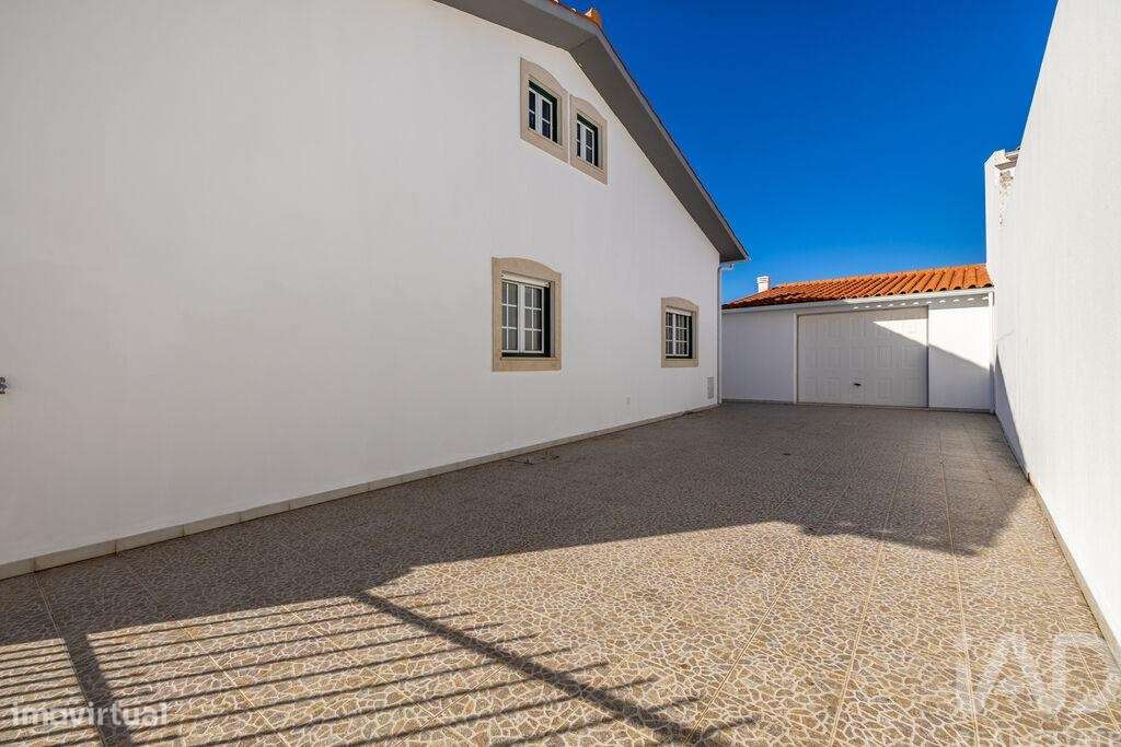 Casa / Villa T4 em Porto de Mós - São João Baptista e São Pedro de 120 - Grande imagem: 5/40