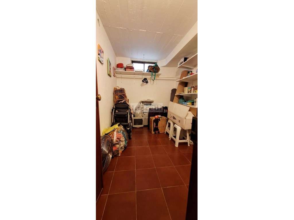 Apartamento T2 com arrecadação-18