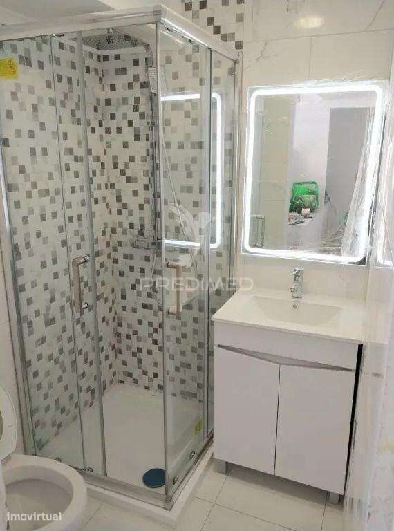 Duas Moradias remodeladas Ajuda - Grande imagem: 4/26