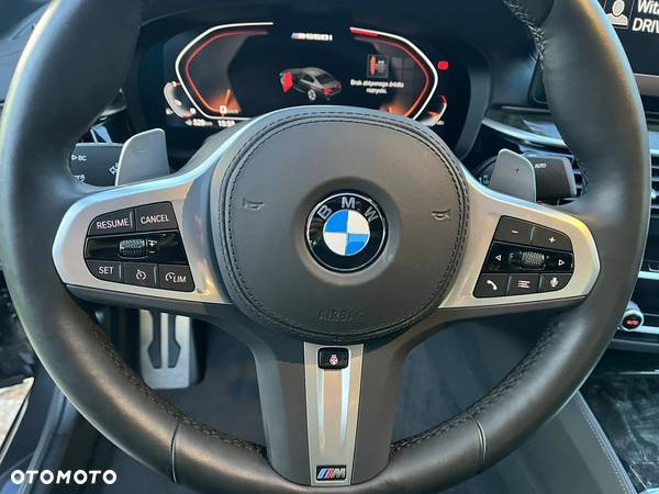 BMW Seria 5 M550i xDrive - 25