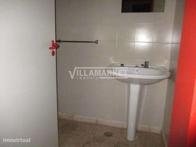Loja com 95 m² em Samora Correia, destinada a comércio. - Grande imagem: 5/7
