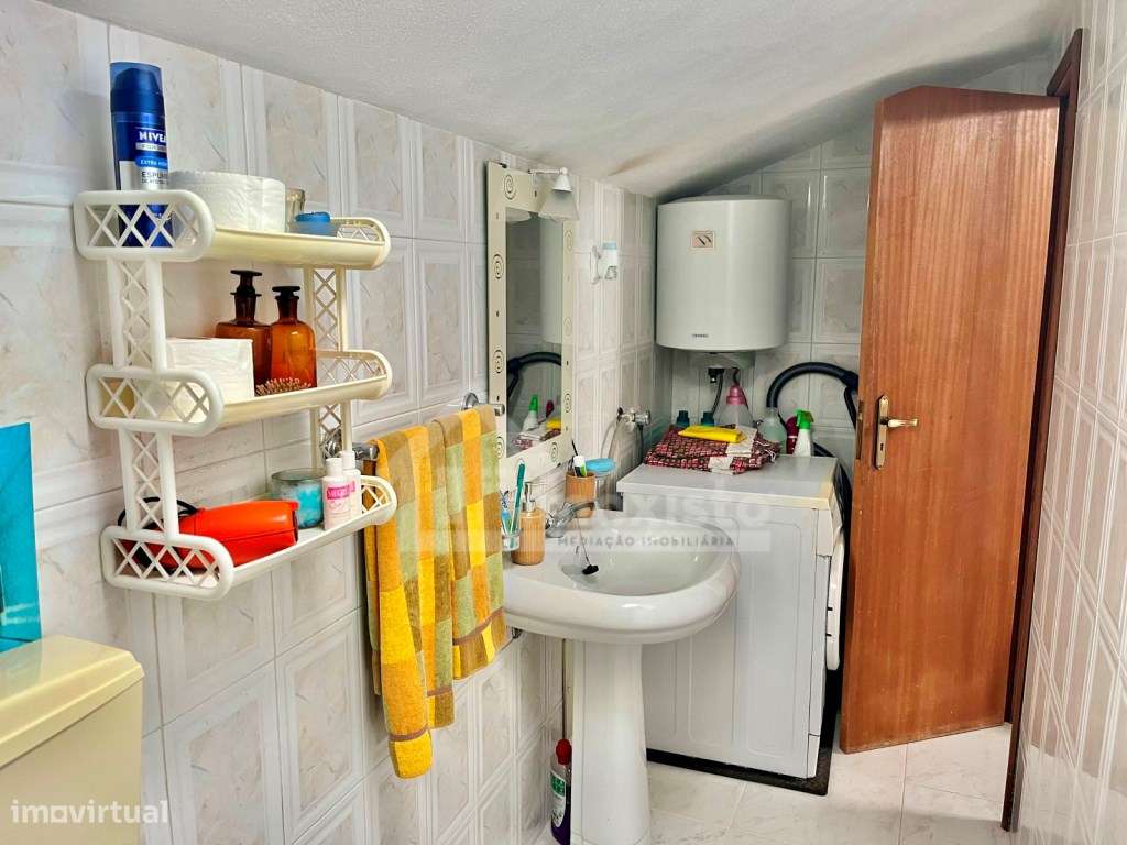 Moradia T4 pronta a habitar em Castanheira de Pera-13