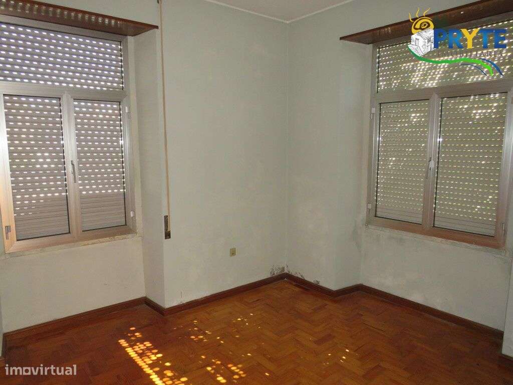 Moradia de tipologia T4 situada em Figueiró dos Vinhos-17