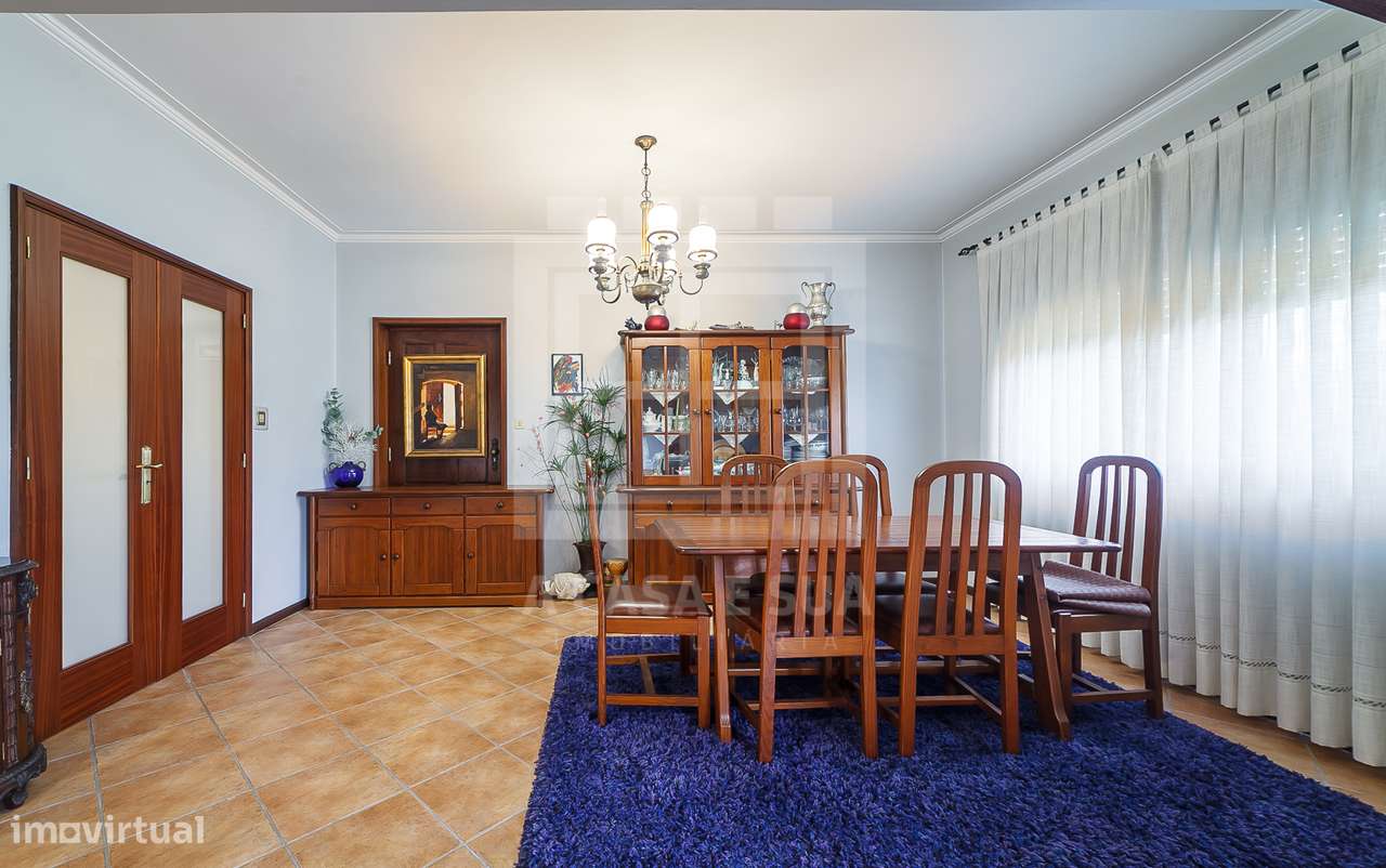 Moradia isolada T5 no centro de Santa Maria da Feira - Grande imagem: 3/36