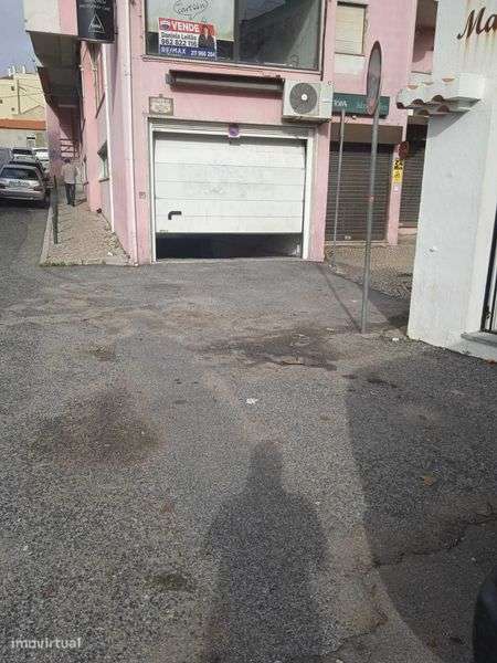 PARQUEAMENTO NA ZONA CENTRAL DO CACÉM - Grande imagem: 5/5