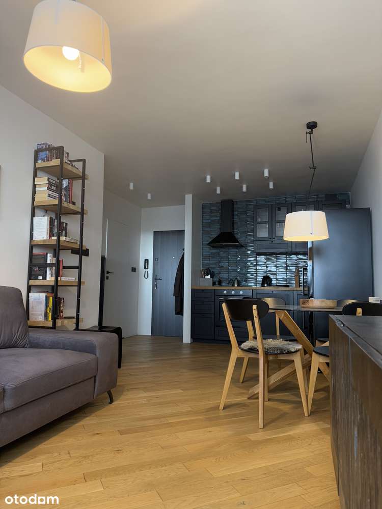 Komfortowe 2 pokojowe mieszkanie w centrum - gotowe do zamieszkania-2