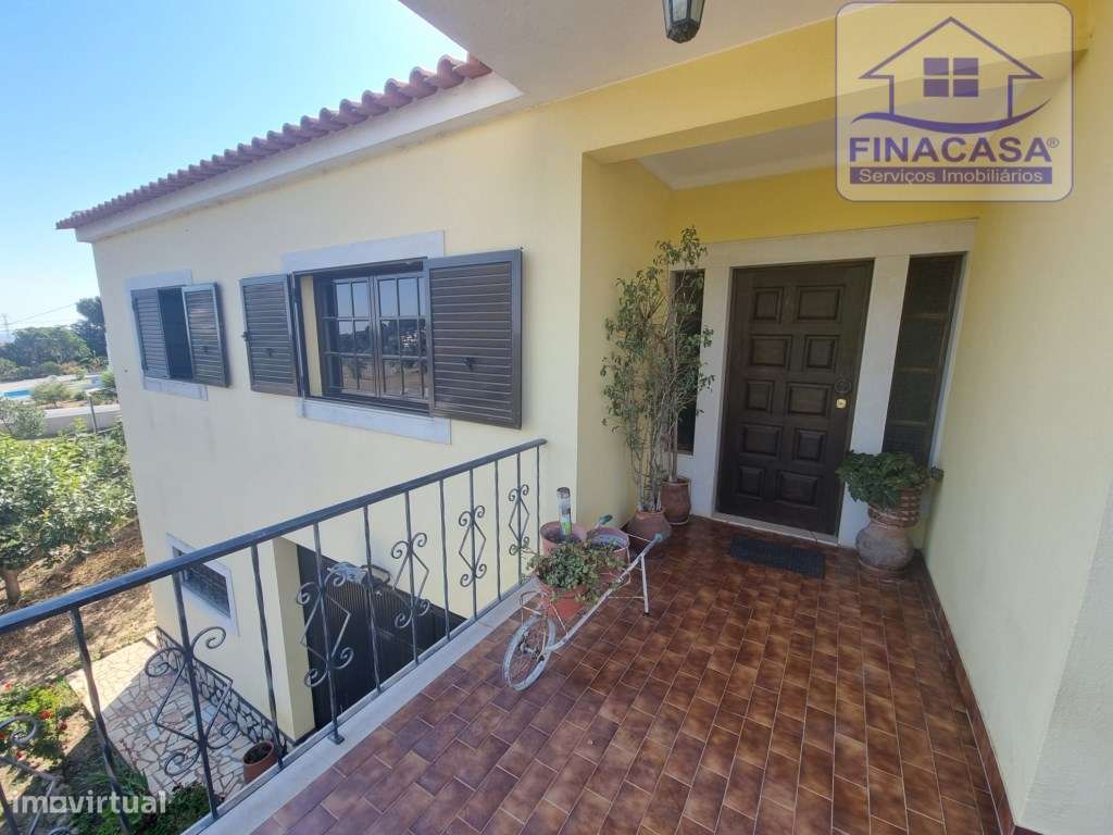 Moradia T4 isolada inserida em terreno com 5000m2 - Camarral (Palmela)-23