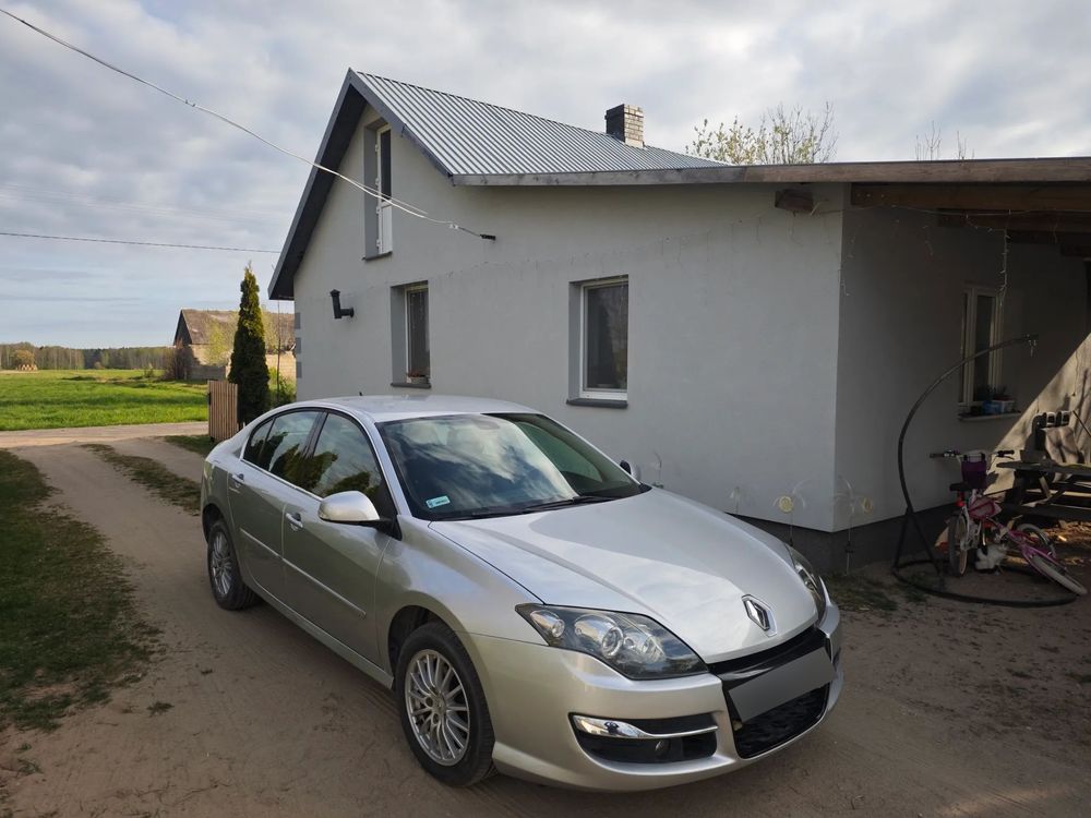 Renault Laguna III dCi 110 FAP Paris 2012