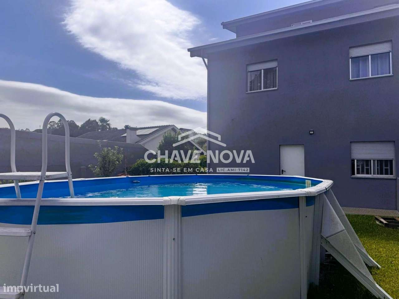 Moradia Isolada T4 c/ Piscina em Vilar de Andorinho - Grande imagem: 4/13