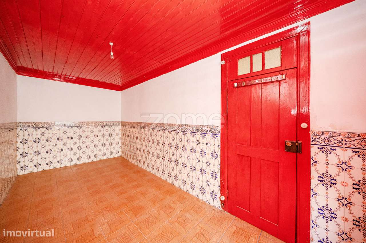 Moradia de 4 Pisos para restaurar ou transformar em apartamentos. - Grande imagem: 3/42