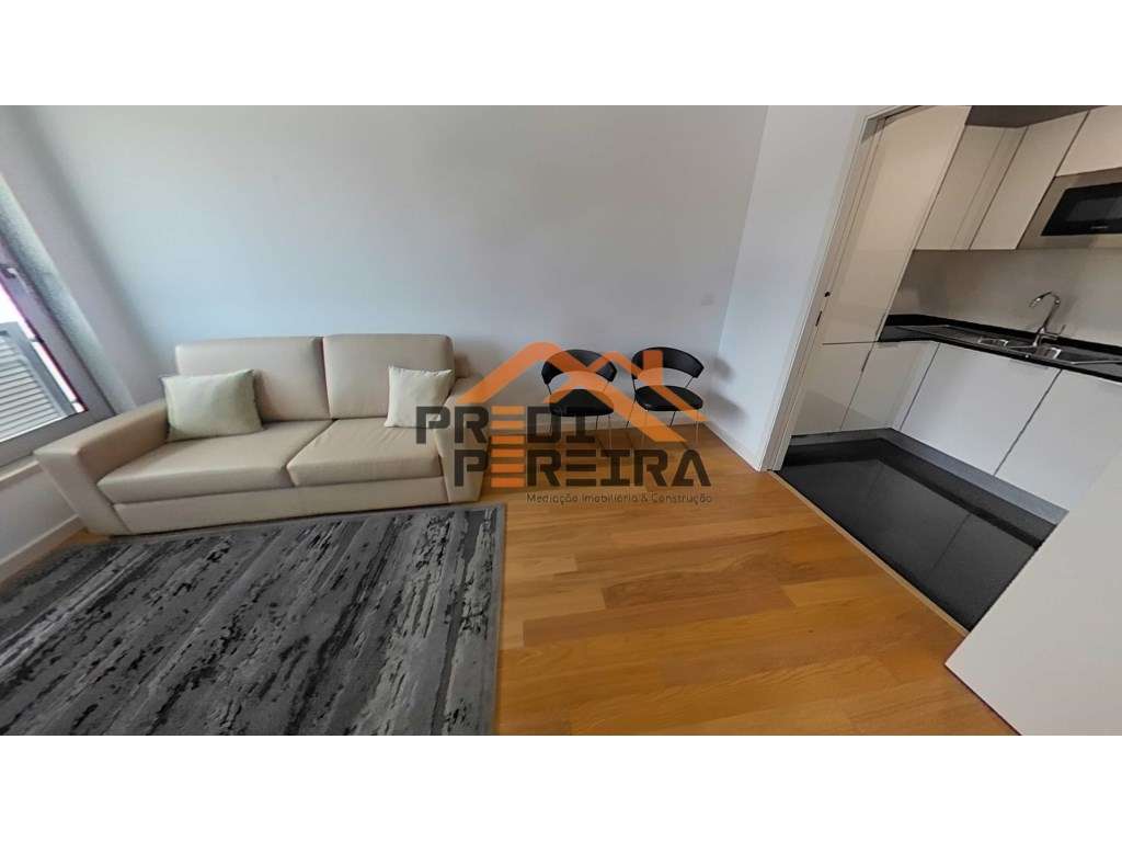 Apartamento T1 , com arrecadação e parqueamento para um carro, situ... - Grande imagem: 4/34