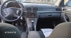 Toyota Avensis 2.2 D-4D X Premium - 14