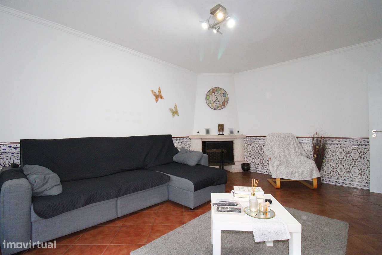 Apartamento T3 Amora -Seixal-1