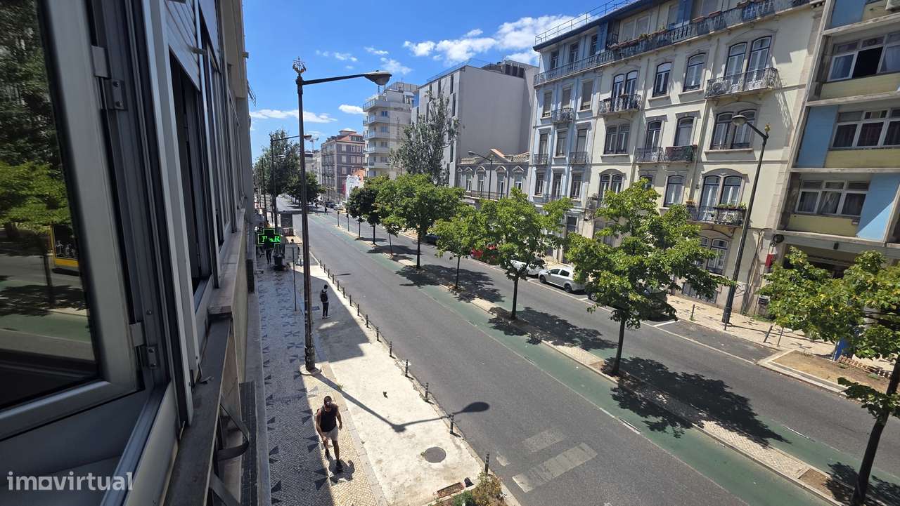 T3 Premium Remodelado no centro de lisboa com terraço Privado-23