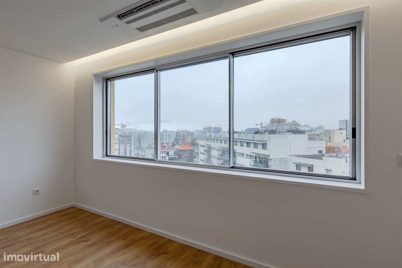 Apartamento T2 no Último Piso com Terraço na Boavista, Porto-11