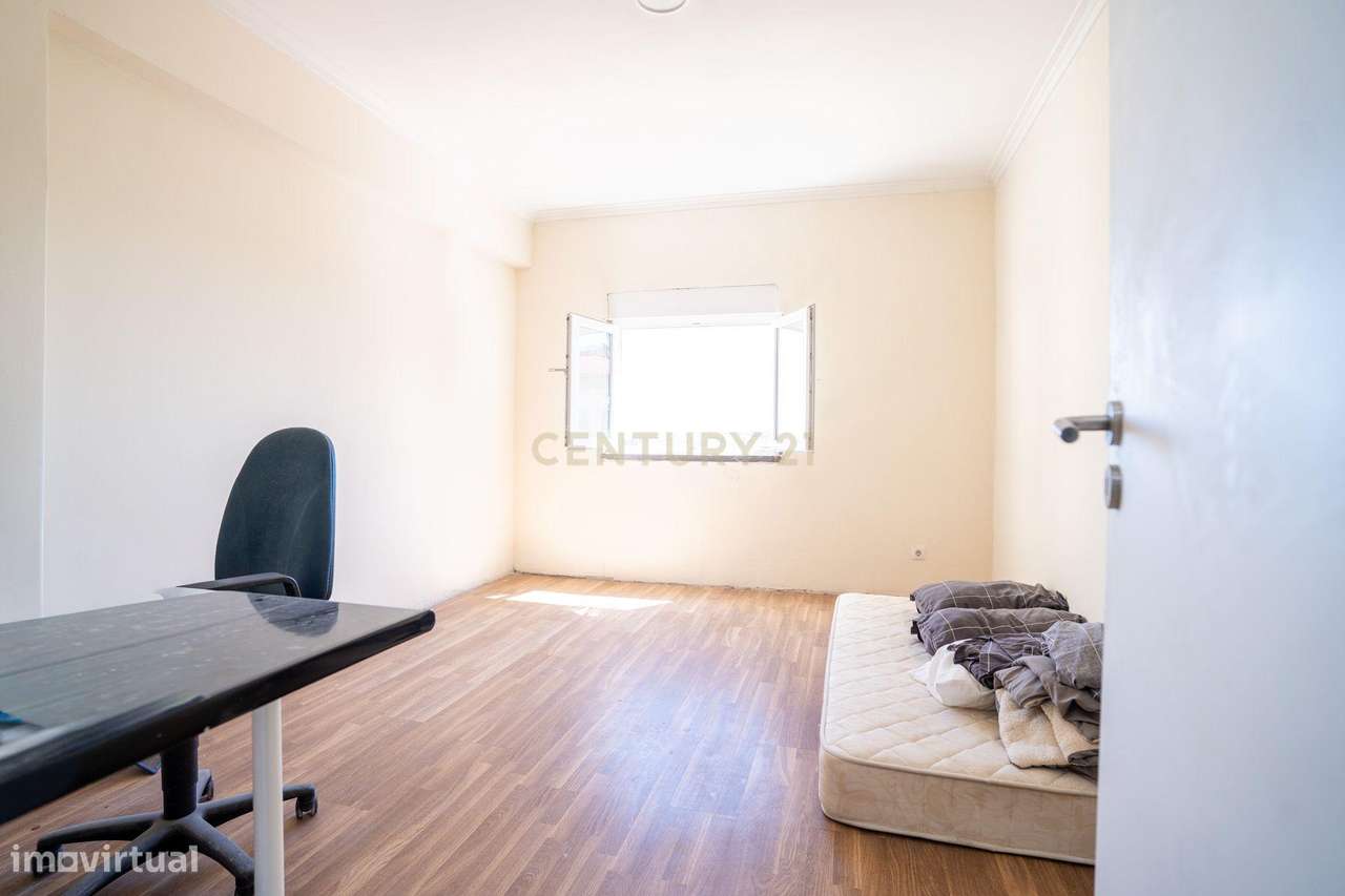 Apartamento T2 em remodelação | Casal de São Brás | Amadora-6