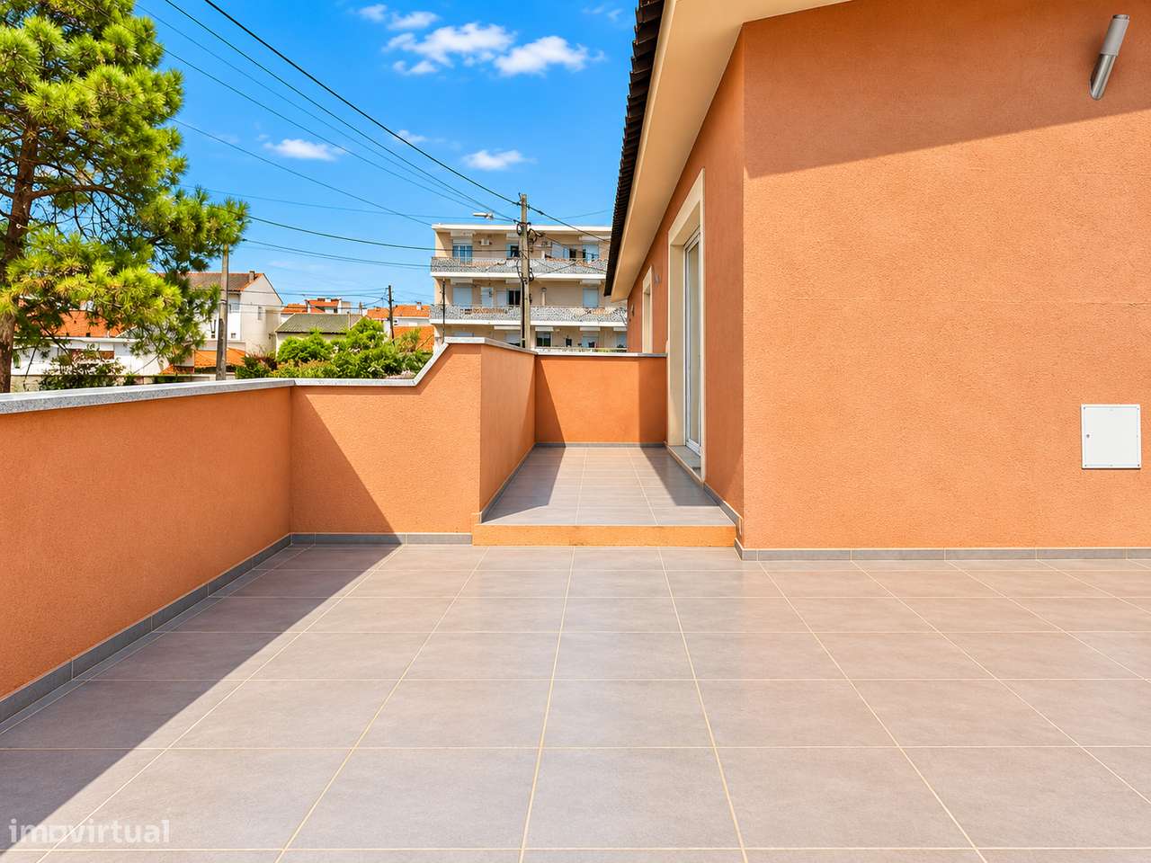 Moradia Geminada T3 com Garagem na Quinta Do conde.-9