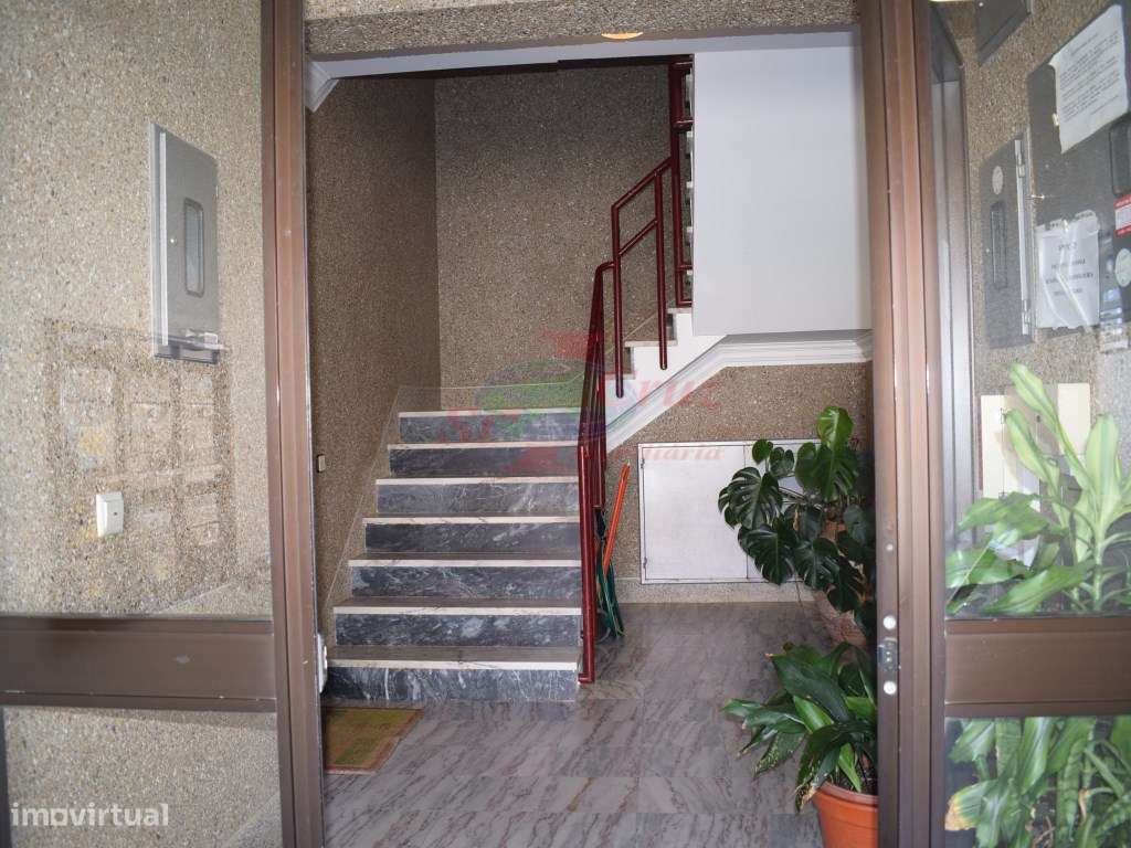 Apartamento T4 - Santa Clara-6