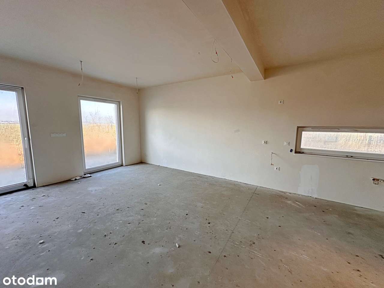 bez skosów/ DUŻY SALON/ kominek/ ogrz. podłogowe /światłowód-12