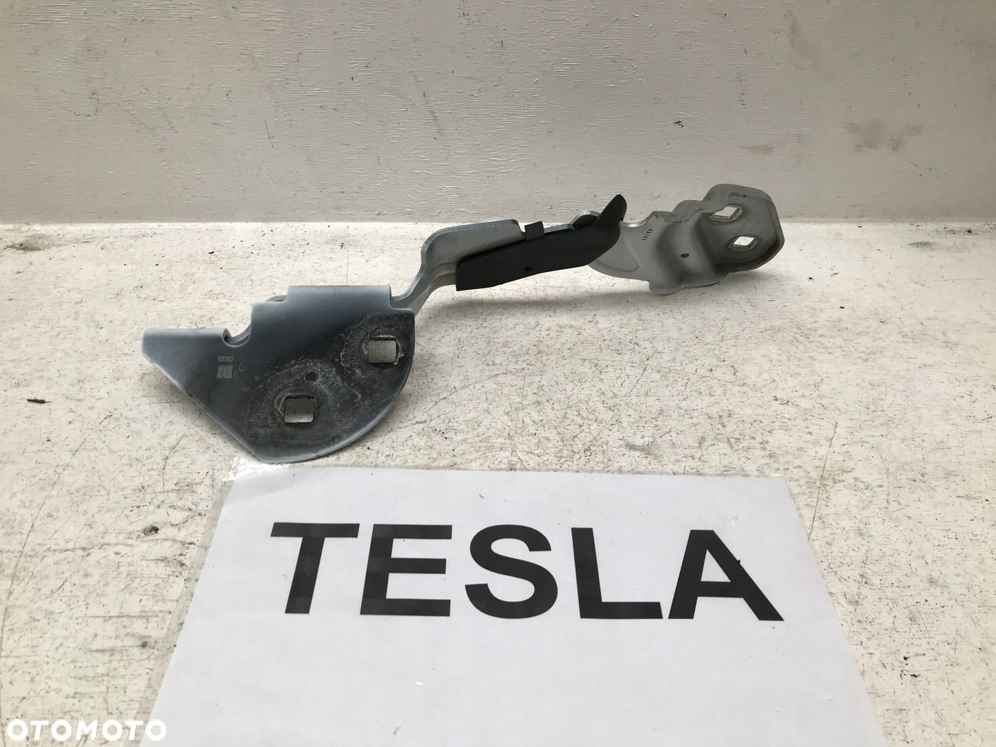 TESLA 3 LIFT ZAWIAS MASKI PRAWY ORYGINAŁ KOLOR PPSW 1643846-00-A 20-23 - 3