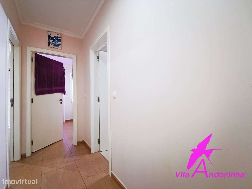 Prédio no centro histórico de Viana-11