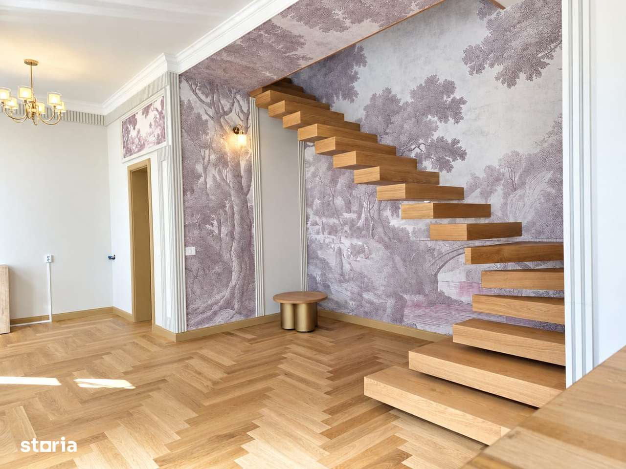 VINDEM APARTAMENT, O PROPRIETATE DEOSEBITĂ, ÎN INIMA ORADIEI-0