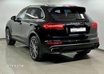 Porsche Cayenne - 6