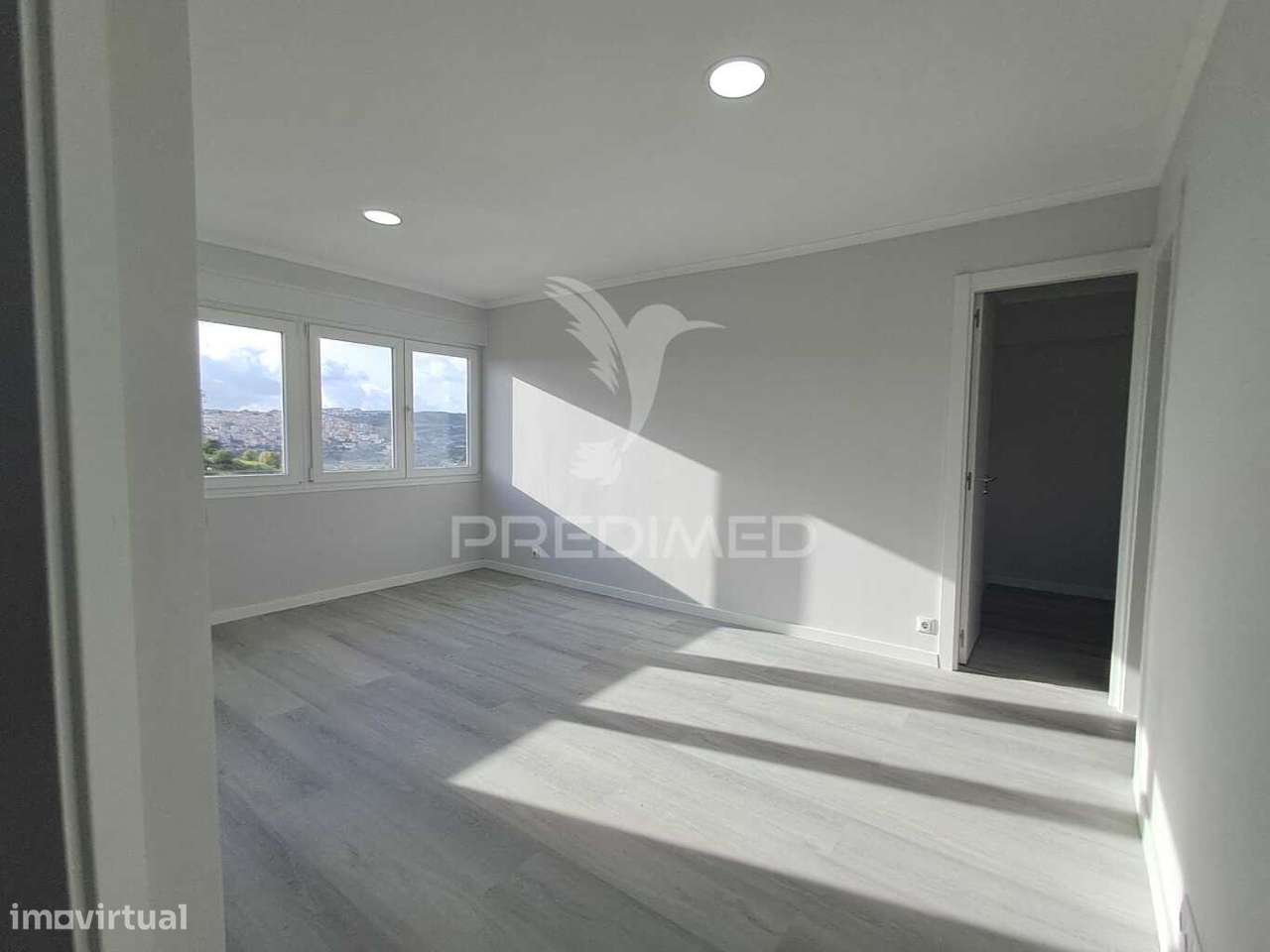 Apartamento T2 renovado na Pontinha. - Grande imagem: 3/20