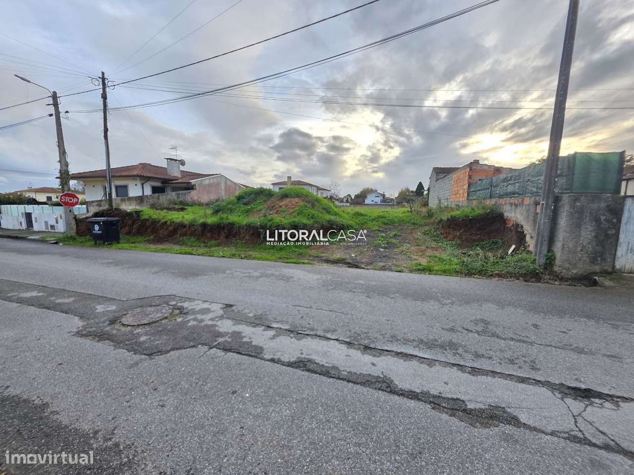 Terreno Urbano com duas frentes - Grande imagem: 2/22