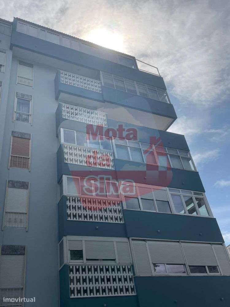 T4 com Vista de Mar em Linda-a-Velha-20