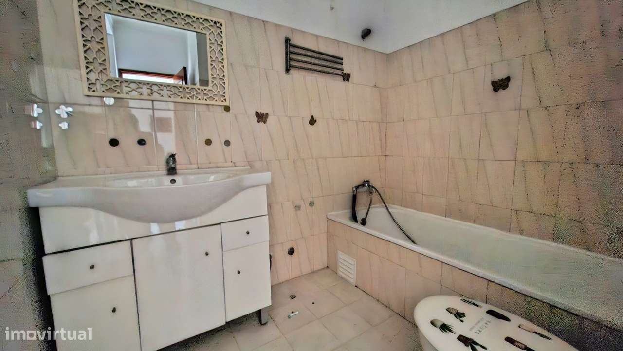 Apartamento T3 97m2 centro da Moita-11