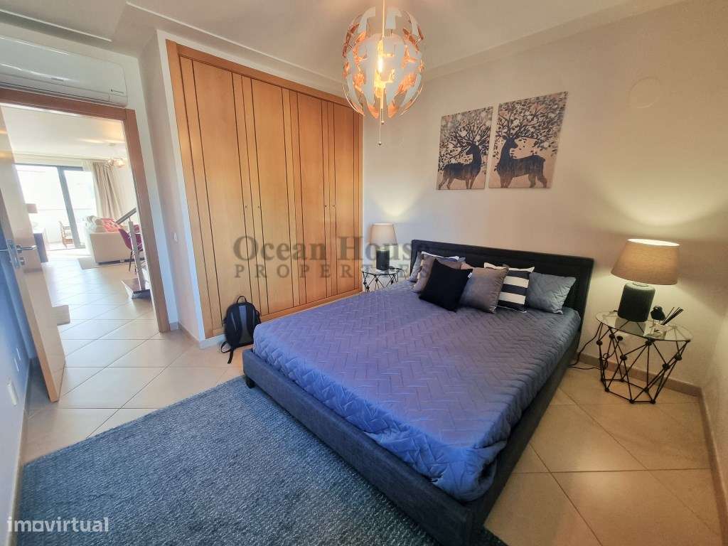 Moradia moderna com piscina e garagem em condomínio - Vilamoura-6