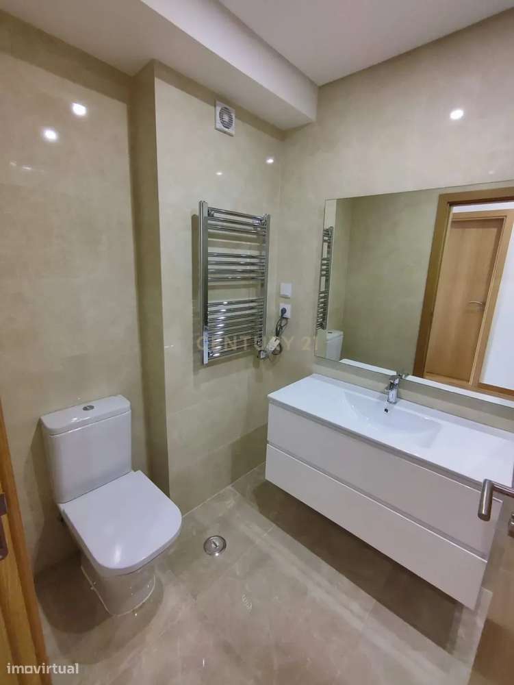 Apartamento T2 remodelado na Póvoa de Santa Iria, Vila Franca de Xira-8