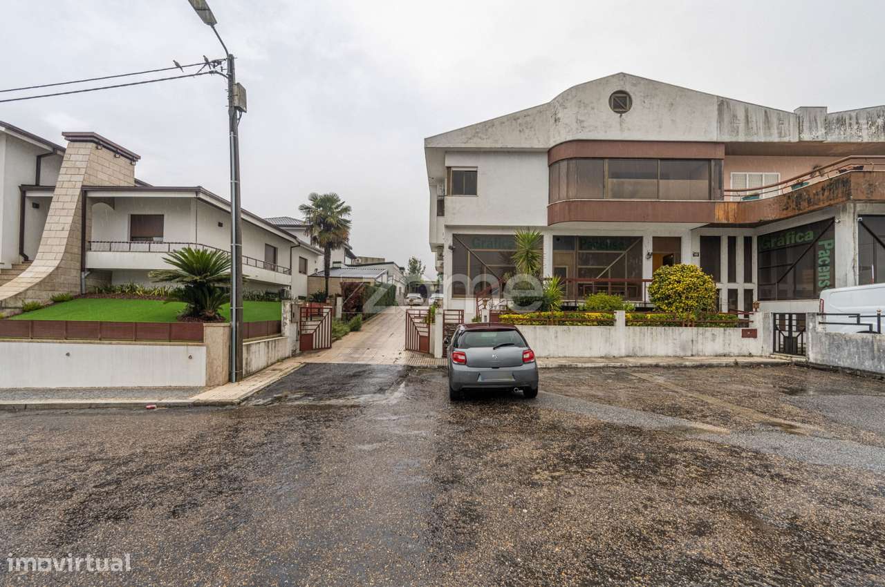 Moradia (T3+T2+T2) em Paços de Ferreira! - Grande imagem: 4/37