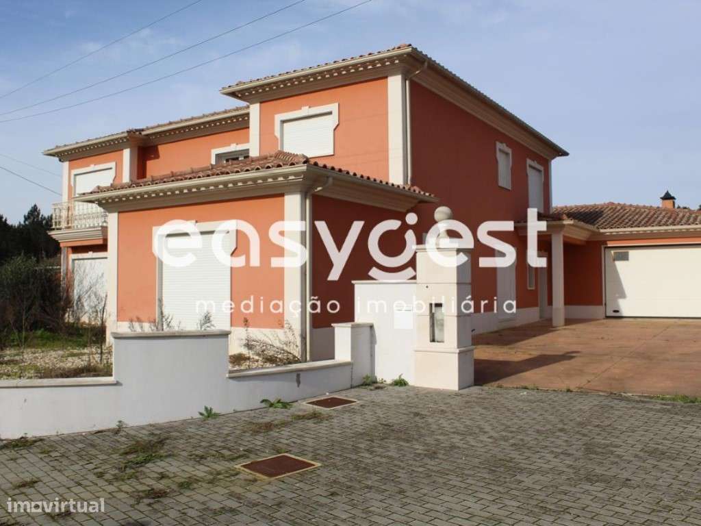 Moradia T7, Nova, Isolada, localizada na Bidoeira de Cimal-Leiria - Grande imagem: 2/33