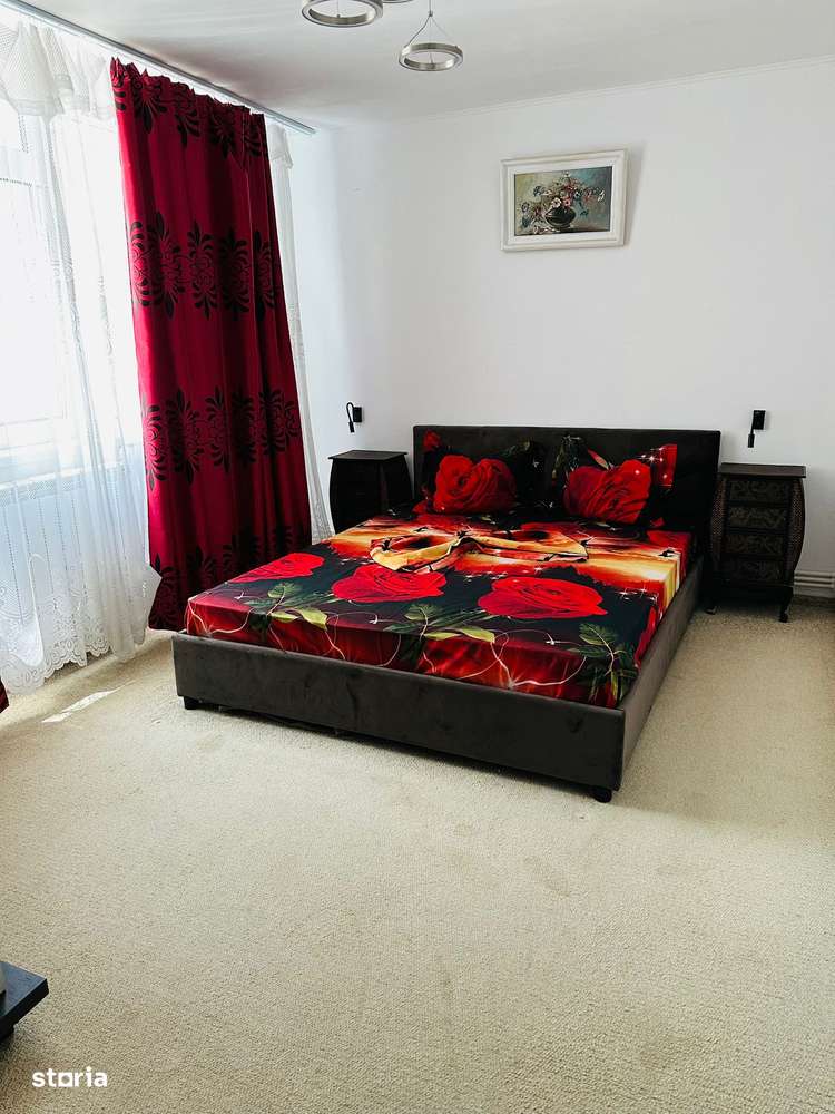 Apartament 3 camere Centru - Imagine principală: 2/5