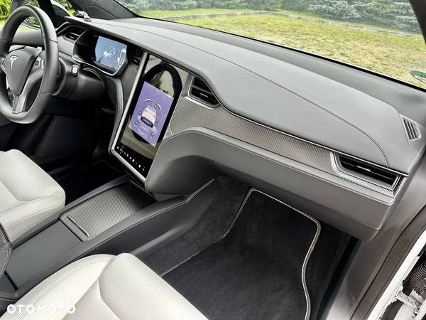 Tesla Model X Performance - 16