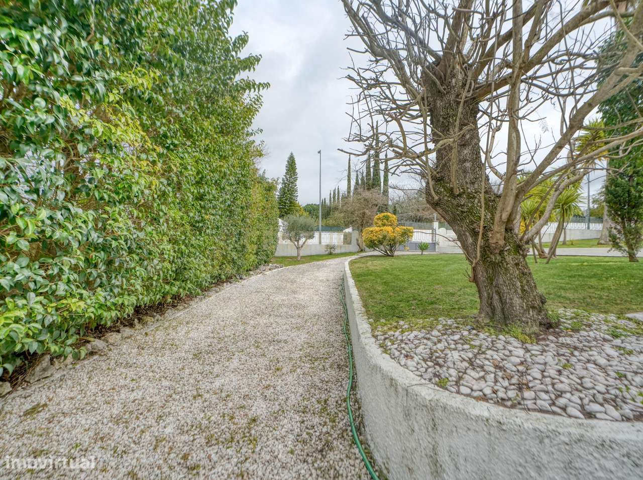 Magnífica Moradia T6 com Piscina, Garagem e Vista Desafogada em Sesimb-56