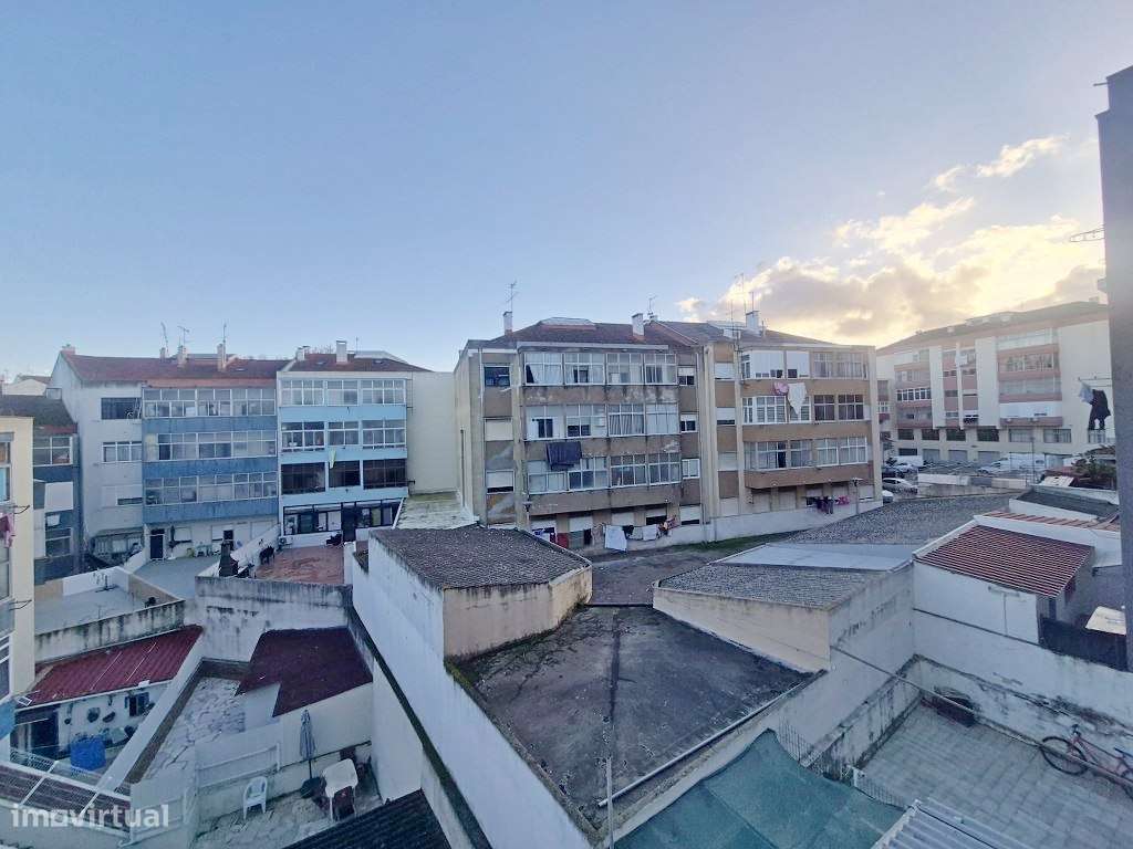 Apartamento T3 Venda em Amora,Seixal-1