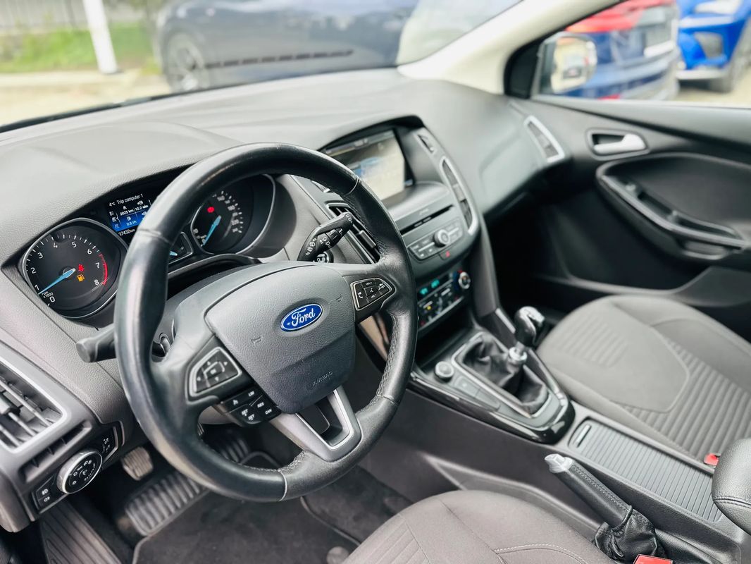 Ford Focus 1.0 EcoBoost Titanium - 8