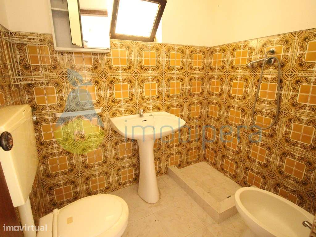 Moradia Isolada T4, térrea, de um só piso, com terreno de 3.540m2.-16