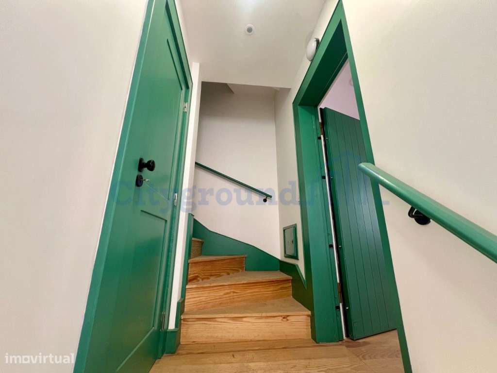 Exclusivo apartamento T2 de charme histórico e acabamentos de excel...-17