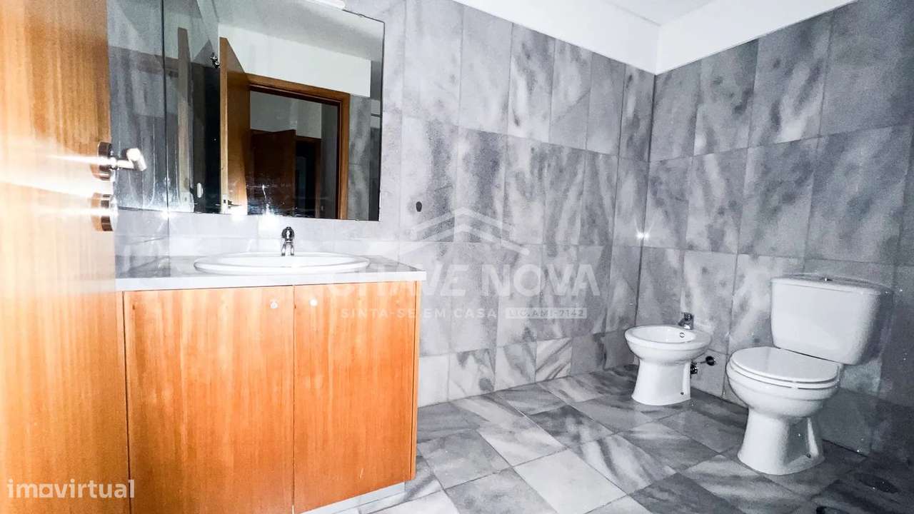 T2 c/ Garagem em Oliveira do Douro - Grande imagem: 5/14