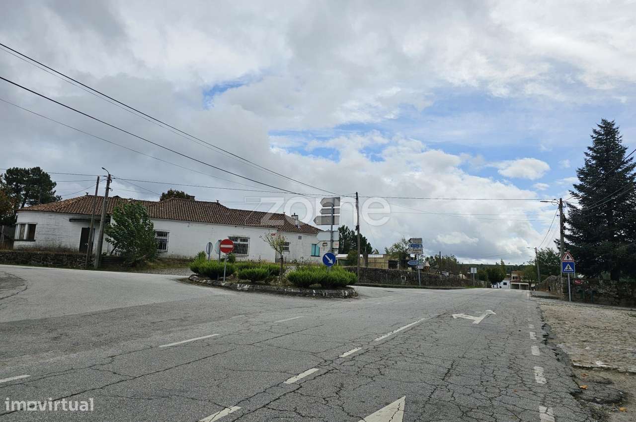 Prédio Urbano com Comércio e Habitação – Aldeia de Chã, Alijó-4