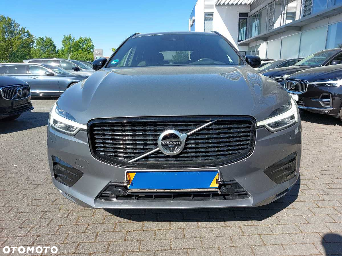 Volvo XC 60 B5 D AWD Ultimate Dark - 2