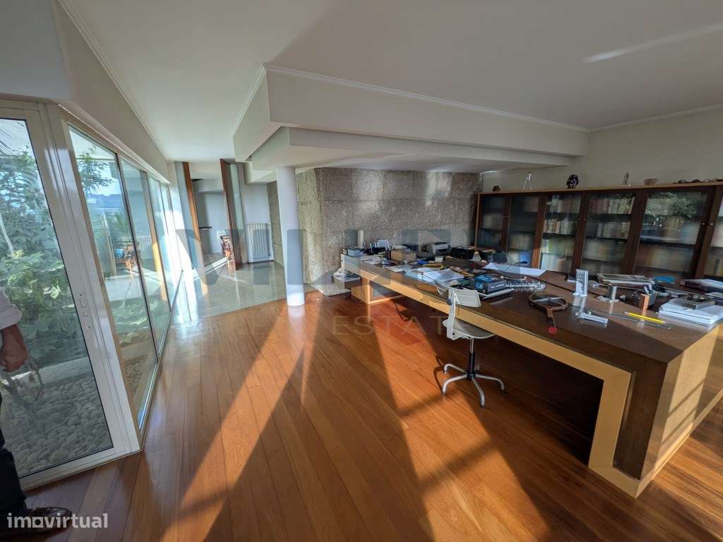 Moradia T5 de Luxo em São Romão do Coronado-4