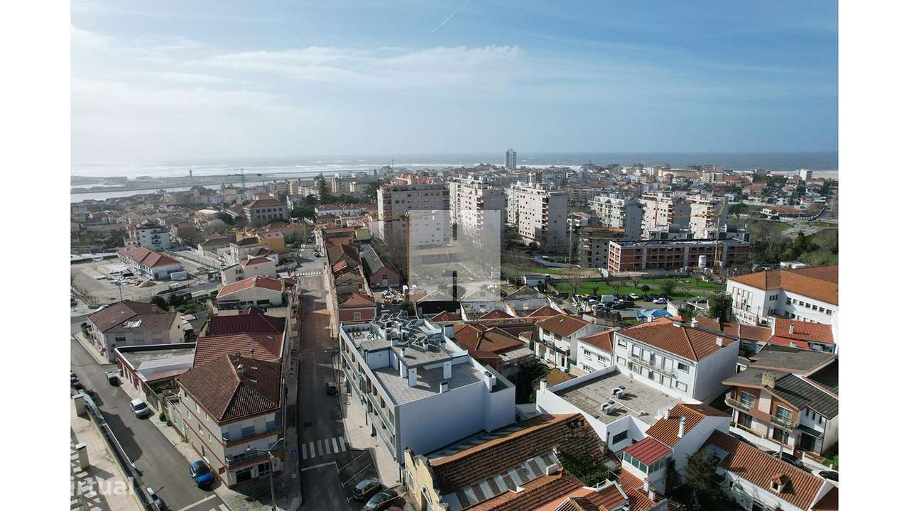 Apartamento T3 Seminovo c/ Terraço-44