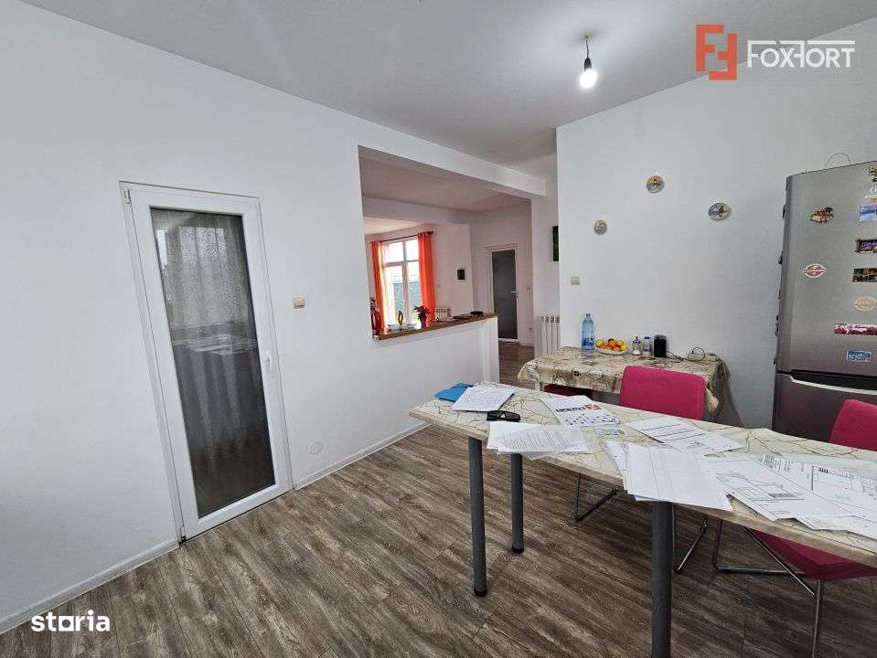 Casa individuala cu 7 camere, spatioasa in Sofronea-10